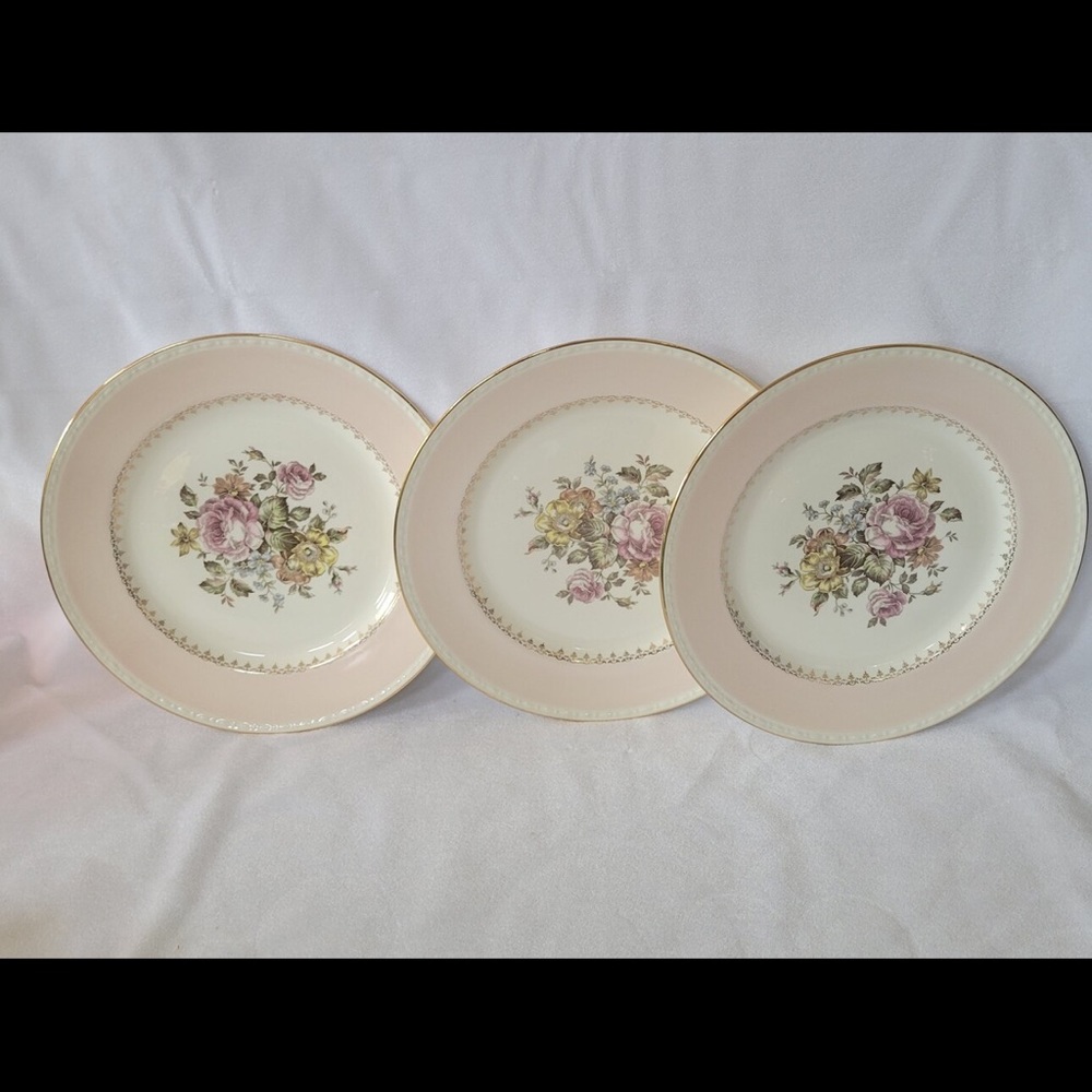 Homer Laughlin Eggshell Georgian ARCADIA Dinner Plates